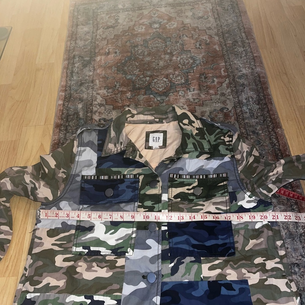 Gap Patchwork Camo Print Utility Jacket Shacket M… - image 4